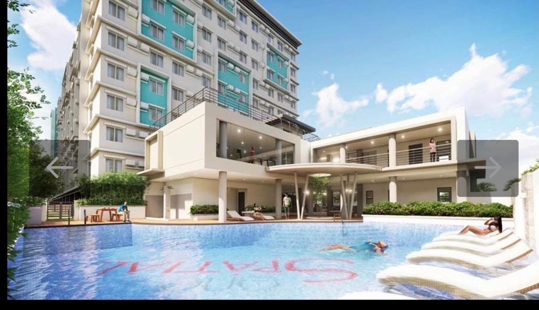 One Spatial Two Bedroom Condominium Unit With Pool And Gym Free Netflix And Wifi 일로일로 외부 사진