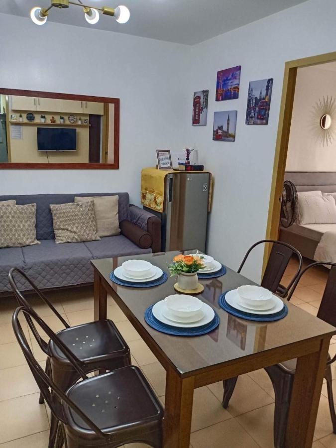 One Spatial Two Bedroom Condominium Unit With Pool And Gym Free Netflix And Wifi 일로일로 외부 사진